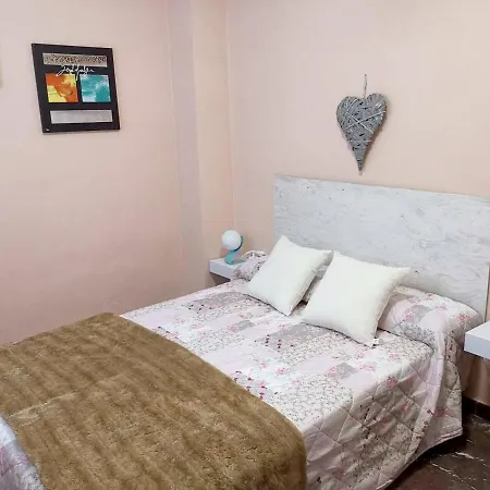 House With 3 Bedrooms In With Wonderful Mountain View Furnished Terrace And Wifi 800 M From The Beach * 간디아