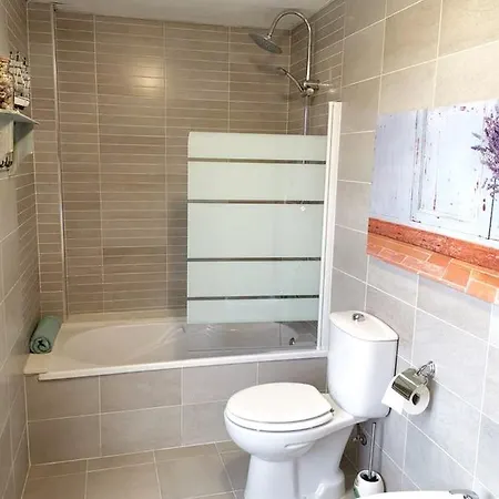 펜션 House With 3 Bedrooms In With Wonderful Mountain View Furnished Terrace And Wifi 800 M From The Beach