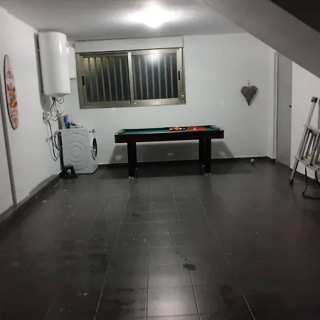 House With 3 Bedrooms In With Wonderful Mountain View Furnished Terrace And Wifi 800 M From The Beach 펜션 간디아