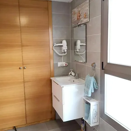 펜션 House With 3 Bedrooms In With Wonderful Mountain View Furnished Terrace And Wifi 800 M From The Beach 간디아