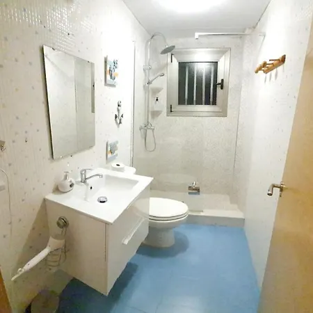 House With 3 Bedrooms In With Wonderful Mountain View Furnished Terrace And Wifi 800 M From The Beach 펜션 *